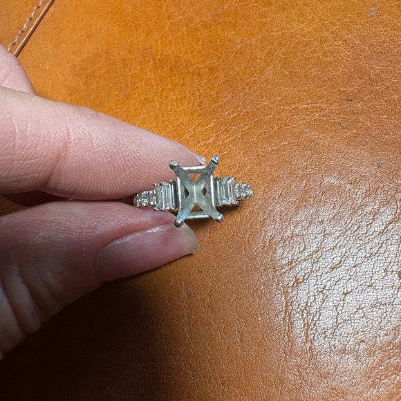 Helzberg 14kw white gold setting - Picture 7 of 13